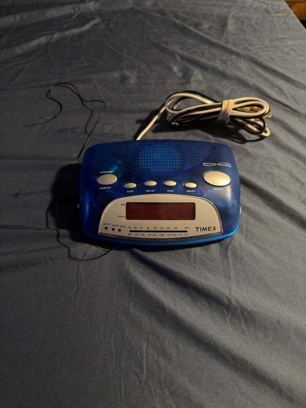 Timex T307B Nature Sounds AM/FM Alarm Clock Radio Blue Translucent tested